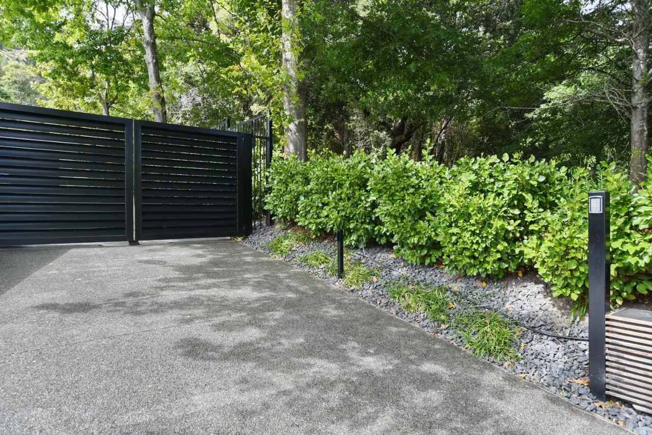 Bridle Path Retreat - Christchurch Holiday Homes المظهر الخارجي الصورة